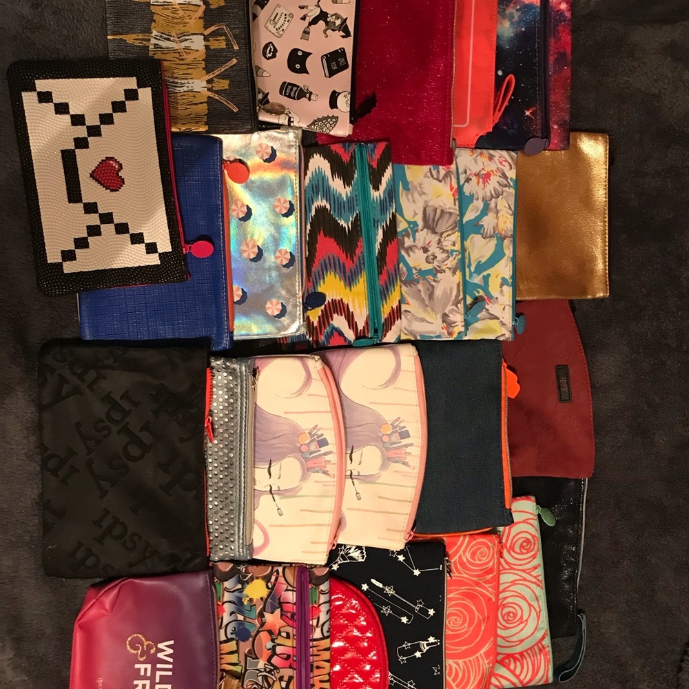 Lot of 25 Ipsy bags